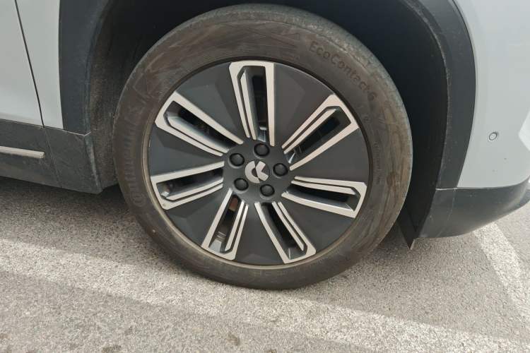 Used Nio ES7 2022 75 kWh Right Front Wheel Hub