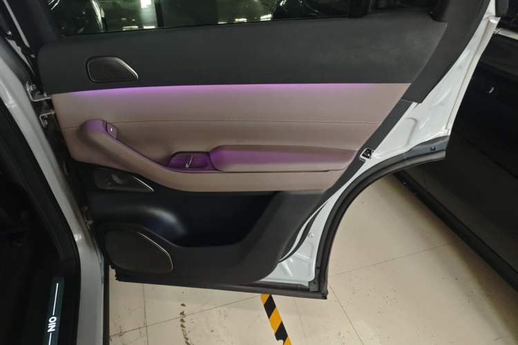 Used Nio ES7 2022 75 kWh Right Rear Door Interior