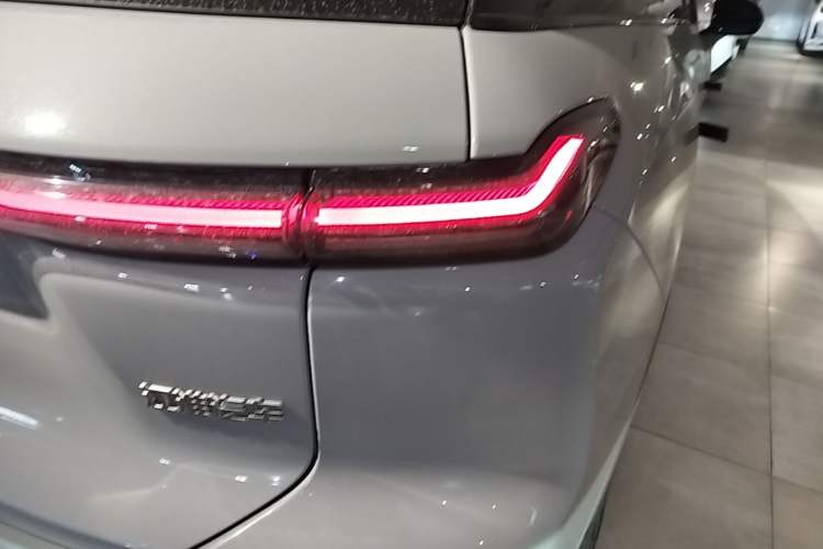 Used Nio ES7 2022 100 kWh Right Rear Taillight