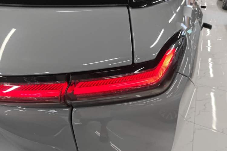 Used Nio ES7 2022 75 kWh Right Rear Taillight