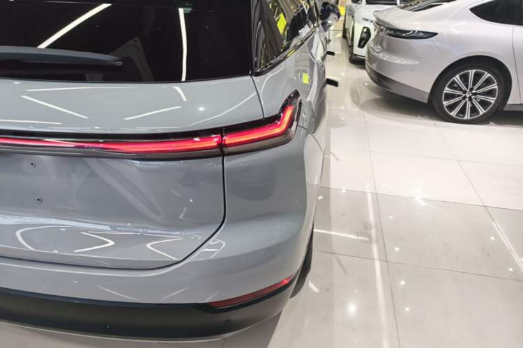 Used Nio ES7 2022 75 kWh Right Rear Taillight