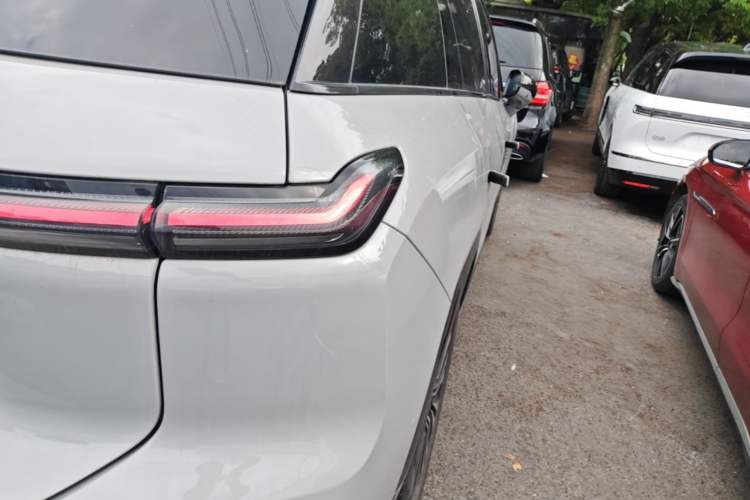 Used Nio ES7 2022 75 kWh Right Rear Taillight