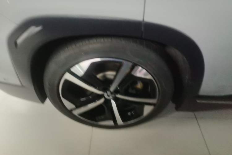 Used Nio ES7 2022 75 kWh Right Rear Wheel Hub