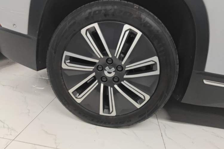 Used Nio ES7 2022 75 kWh Right Rear Wheel Hub