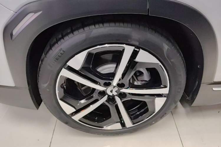 Used Nio ES7 2022 100kWh First Edition Right Rear Wheel Hub