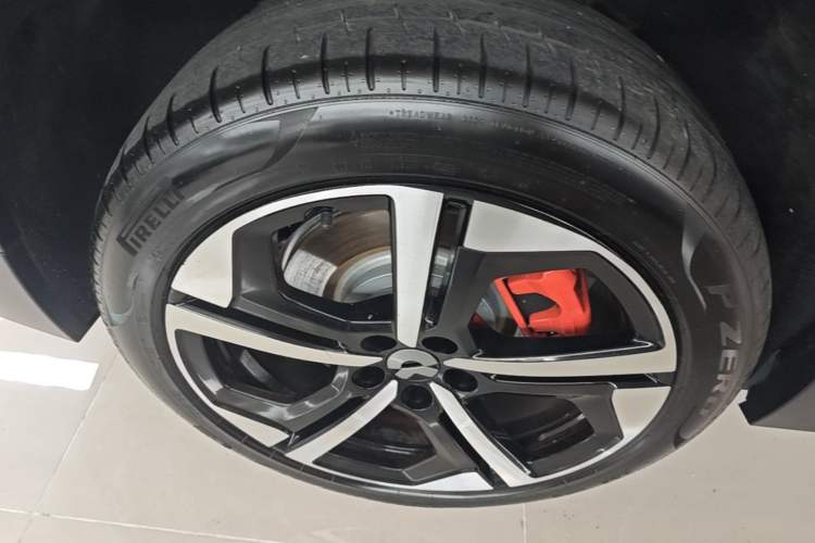 Used Nio ES7 2022 100kWh First Edition Right Rear Wheel Hub