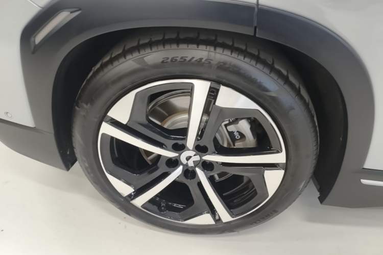 Used Nio ES7 2022 75 kWh Right Rear Wheel Hub