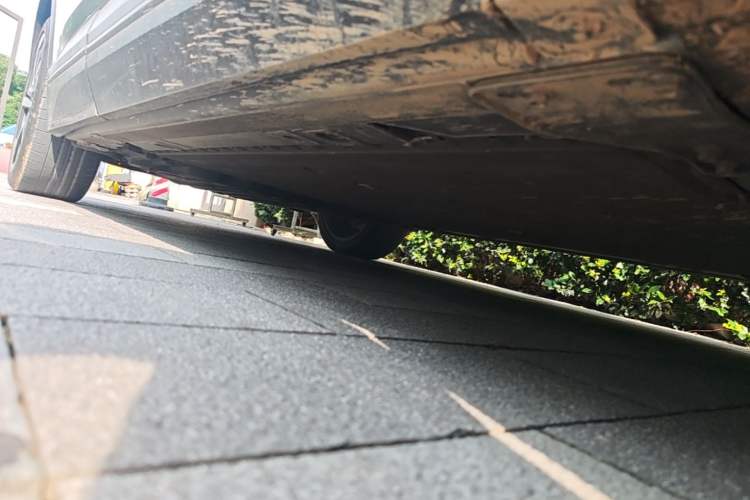 Used Nio ES7 2022 75 kWh Right Side Sill