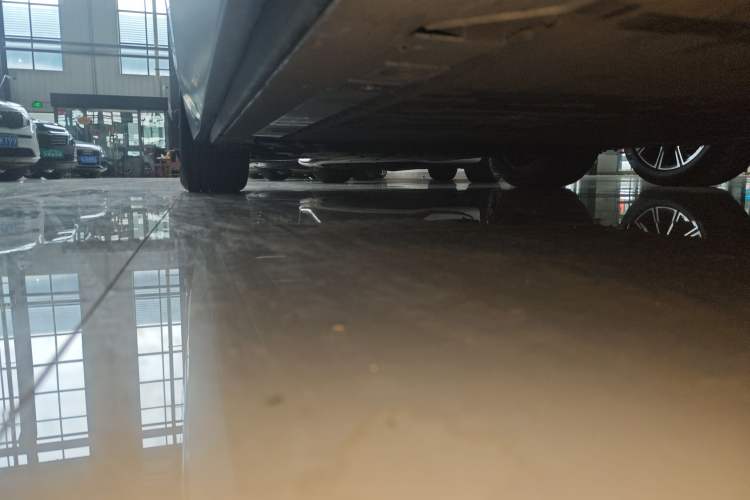 Used Nio ES7 2022 75 kWh Right Side Sill