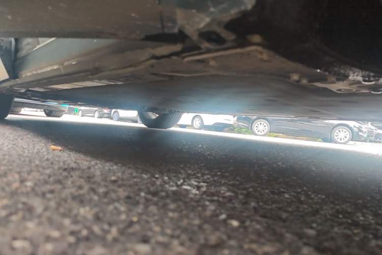 Used Nio ES7 2022 75 kWh Right Side Sill