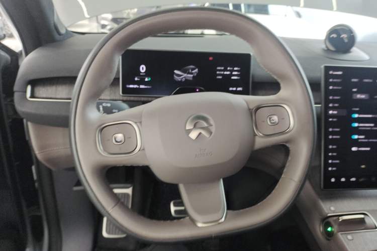 Used Nio ES7 2022 100 kWh Steering Wheel
