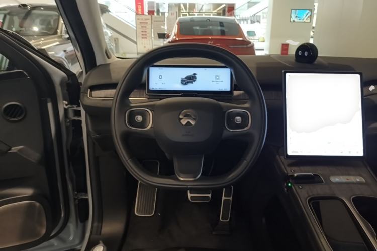 Used Nio ES7 2022 100 kWh Steering Wheel