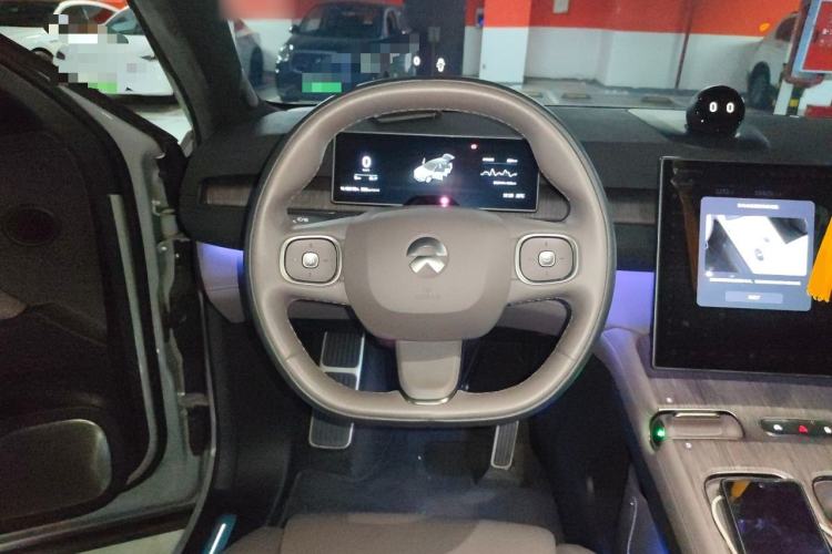 Used Nio ES7 2022 75 kWh Steering Wheel
