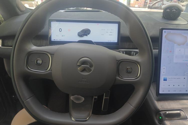 Used Nio ES7 2022 75 kWh Steering Wheel