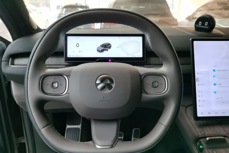 Used Nio ES7 2022 75 kWh Steering Wheel