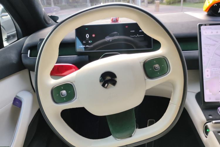 Used Nio ES7 2022 75 kWh Steering Wheel