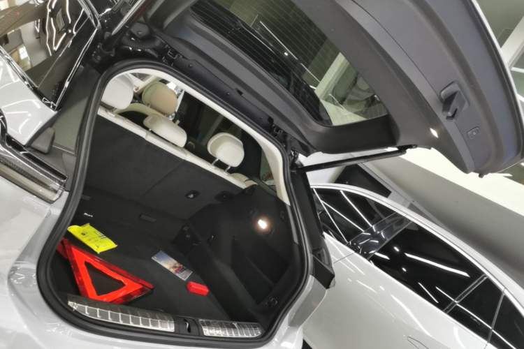 Used Nio ES7 2022 75 kWh Trunk