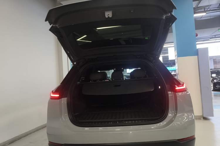 Used Nio ES7 2022 75 kWh Trunk