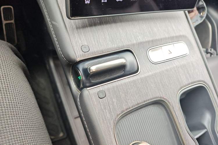 Used Nio ES7 2022 75 kWh Gear Lever