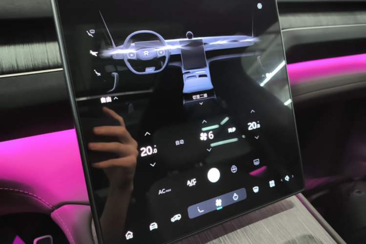 Used Nio ES7 2022 75 kWh Audio And AC Panel