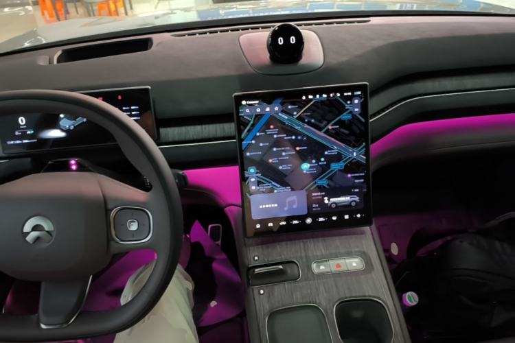 Used Nio ES7 2022 75 kWh Center Console