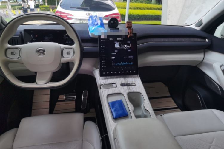 Used Nio ES7 2022 100kWh First Edition Center Console