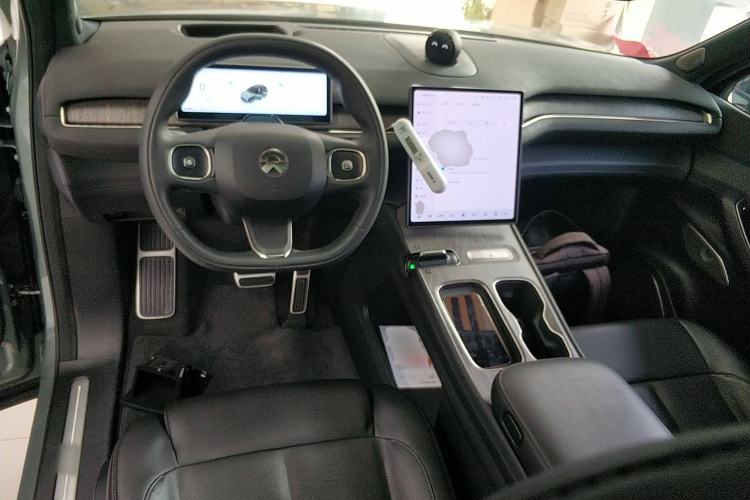 Used Nio ES7 2022 75 kWh Center Console