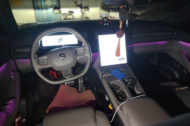 Used Nio ES7 2022 75 kWh Center Console