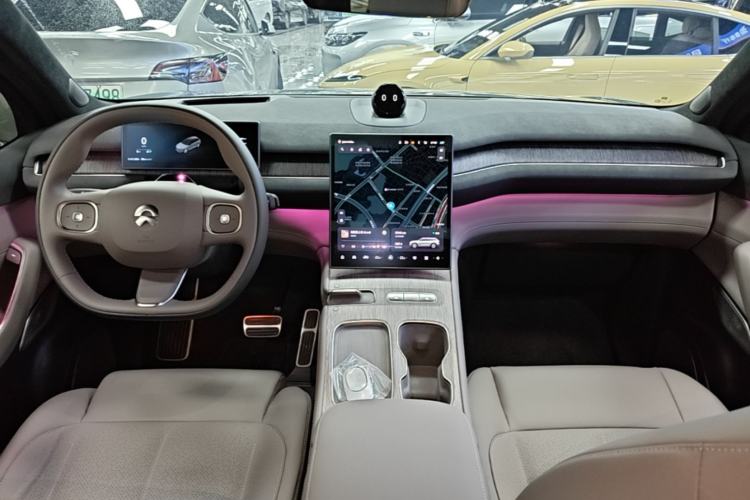 Used Nio ES7 2022 75 kWh Center Console
