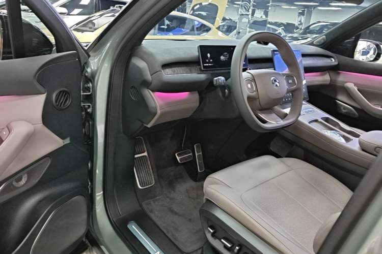 Used Nio ES7 2022 75 kWh Driver Seat