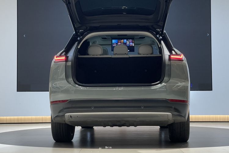 Used Nio ES7 2022 75 kWh Exterior 11