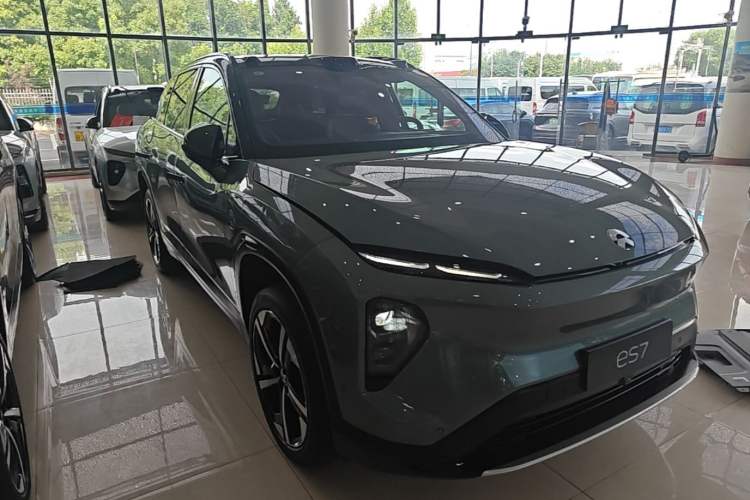 Used Nio ES7 2022 75 kWh Front Right 45 Deg