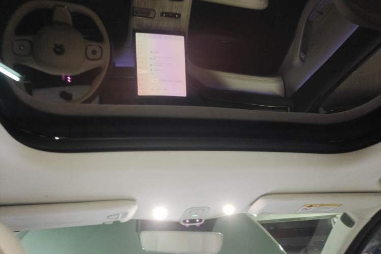 Used Nio ES7 2022 75 kWh Headliner