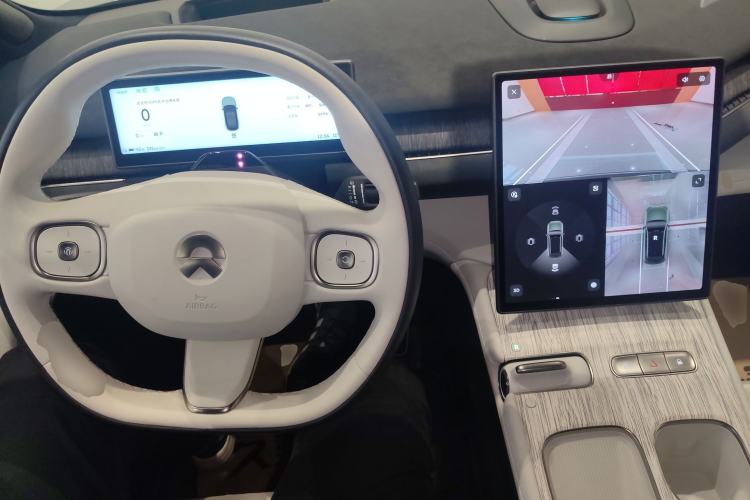 Used Nio ES7 2022 75 kWh Interior 2
