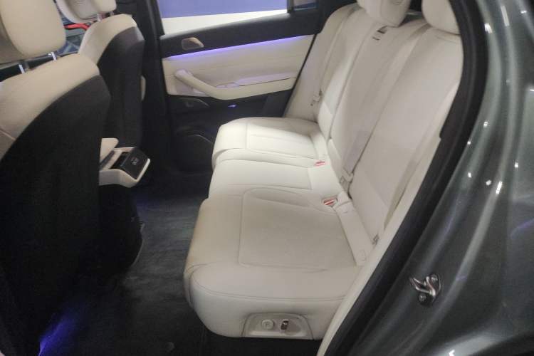 Used Nio ES7 2022 75 kWh Interior 4
