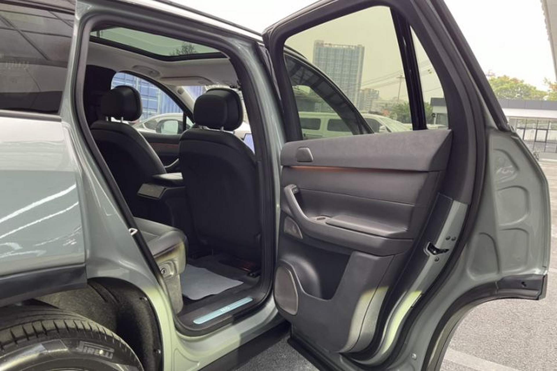 Used Nio ES7 2022 100 kWh Interior 6