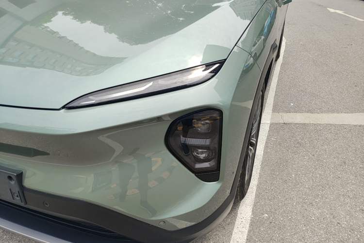 Used Nio ES7 2022 75 kWh Left Front Headlight