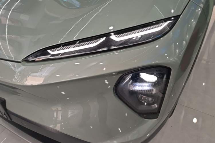 Used Nio ES7 2022 75 kWh Left Front Headlight