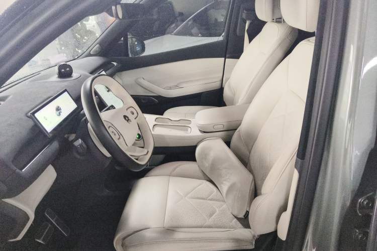 Used Nio ES7 2022 100 kWh Left Front Seat