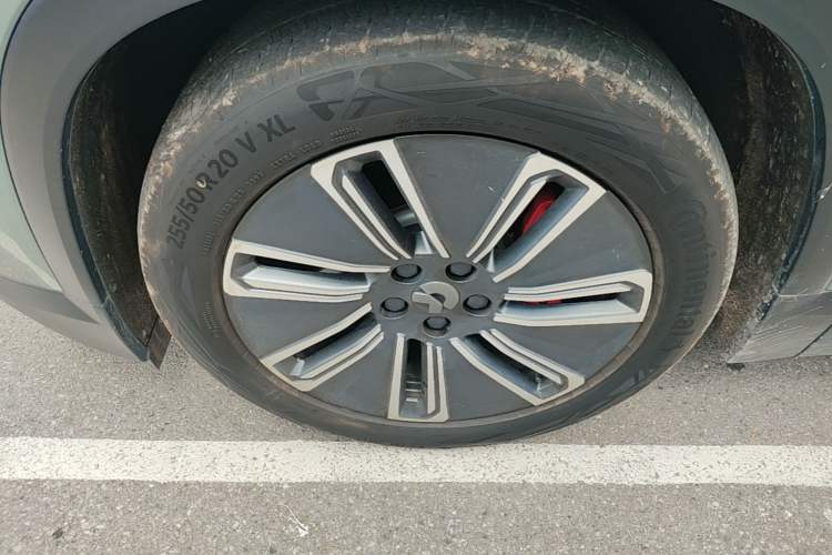 Used Nio ES7 2022 75 kWh Left Front Wheel Hub