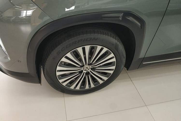 Used Nio ES7 2022 75 kWh Left Front Wheel Hub