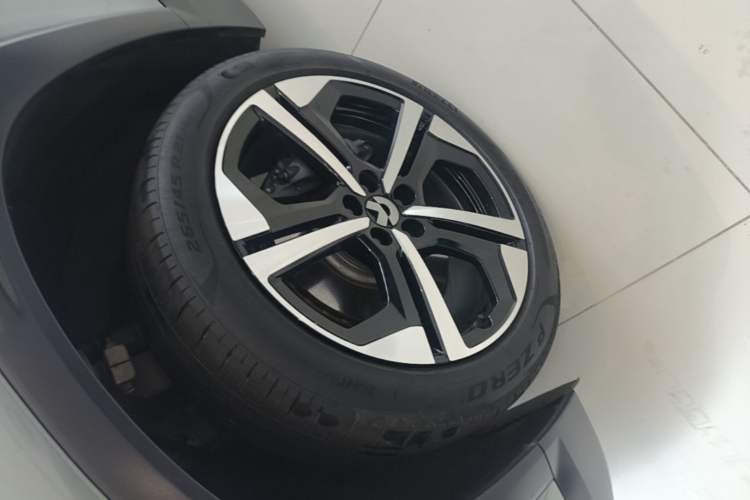 Used Nio ES7 2022 100kWh First Edition Left Front Wheel Hub