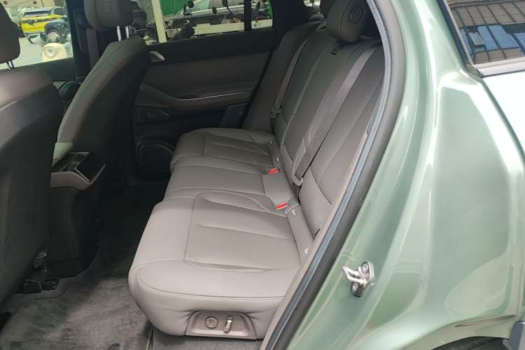 Used Nio ES7 2022 75 kWh Left Rear Seat
