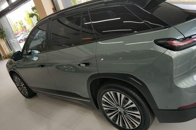 Used Nio ES7 2022 75 kWh Left Side