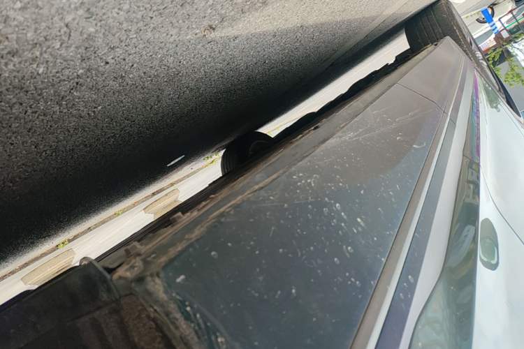 Used Nio ES7 2022 75 kWh Left Side Sill