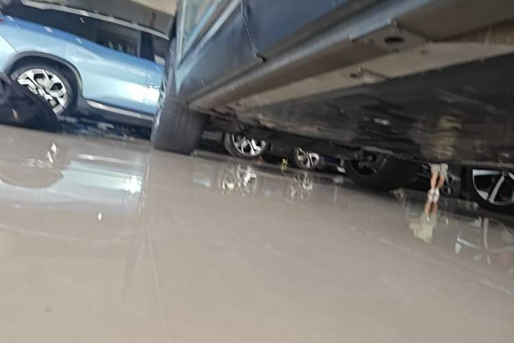 Used Nio ES7 2022 75 kWh Left Side Sill