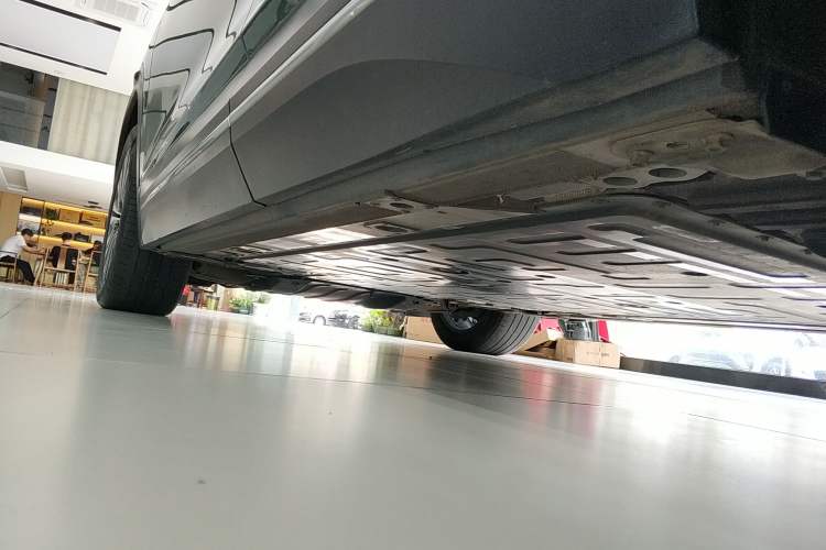 Used Nio ES7 2022 75 kWh Left Side Sill