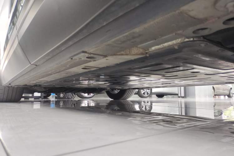 Used Nio ES7 2022 100kWh First Edition Left Side Sill