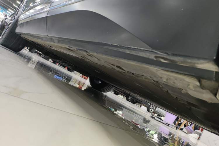 Used Nio ES7 2022 100kWh First Edition Left Side Sill
