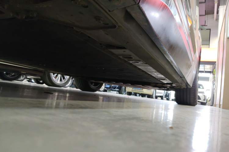 Used Nio ES7 2022 75 kWh Left Side Sill